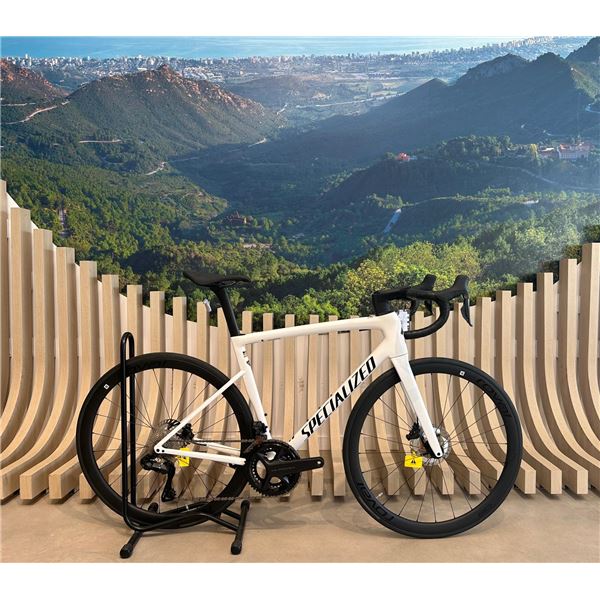 TARMAC SL8 EXPERT DI2 WHT/METBLK 56