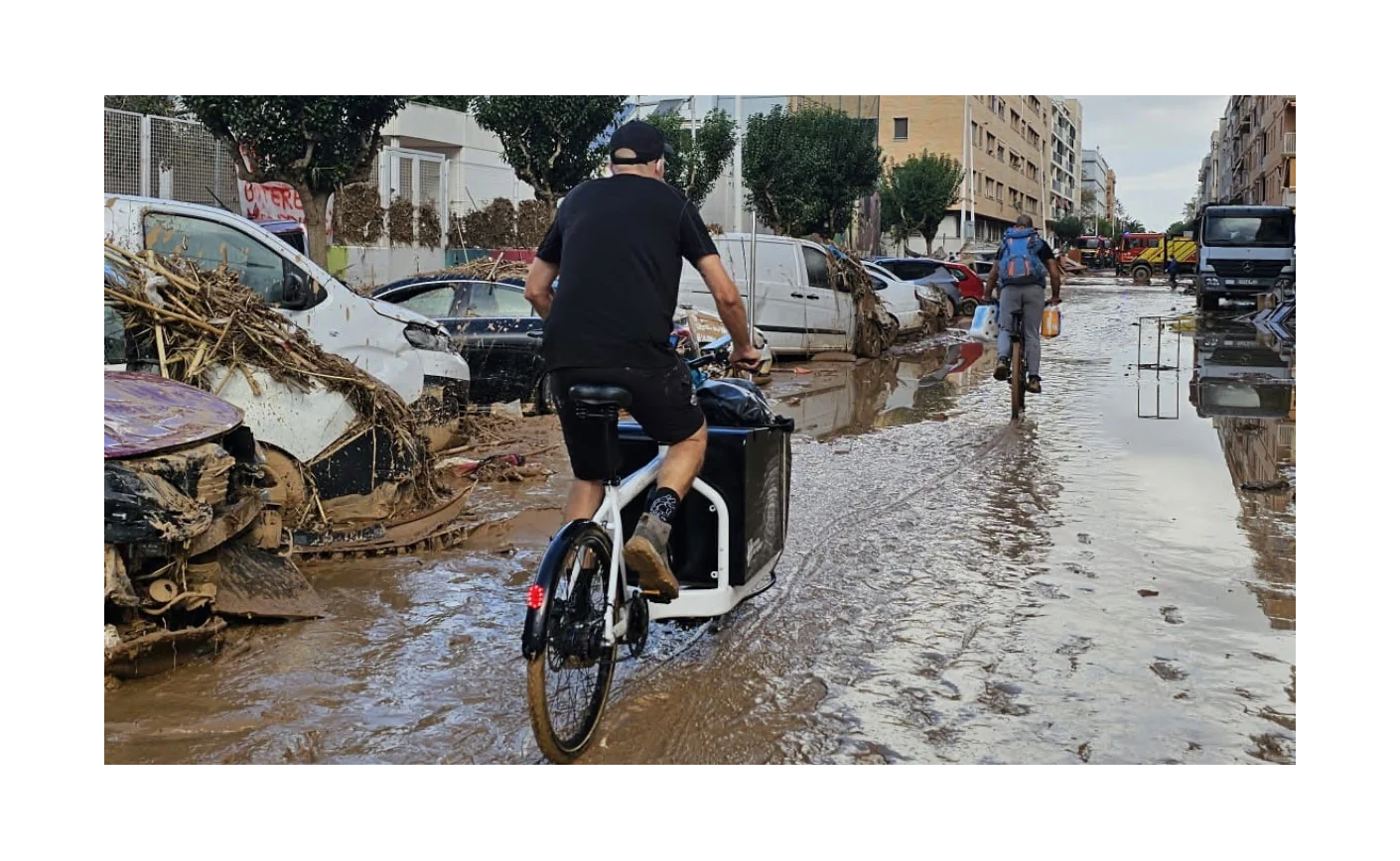 AMBE lanza una campaña de apoyo para los afectados y voluntarios ciclistas en Valencia