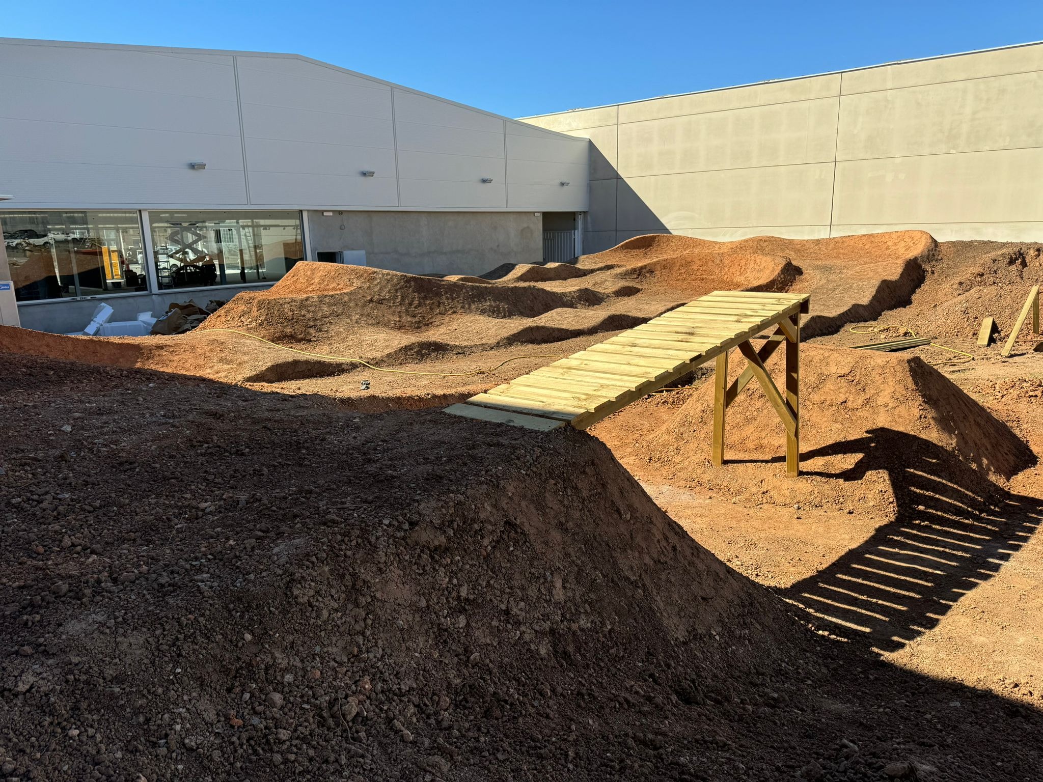 NUEVA ZONA PUMPTRACK EN LA NUEVA TIENDA DE EMEBIKES